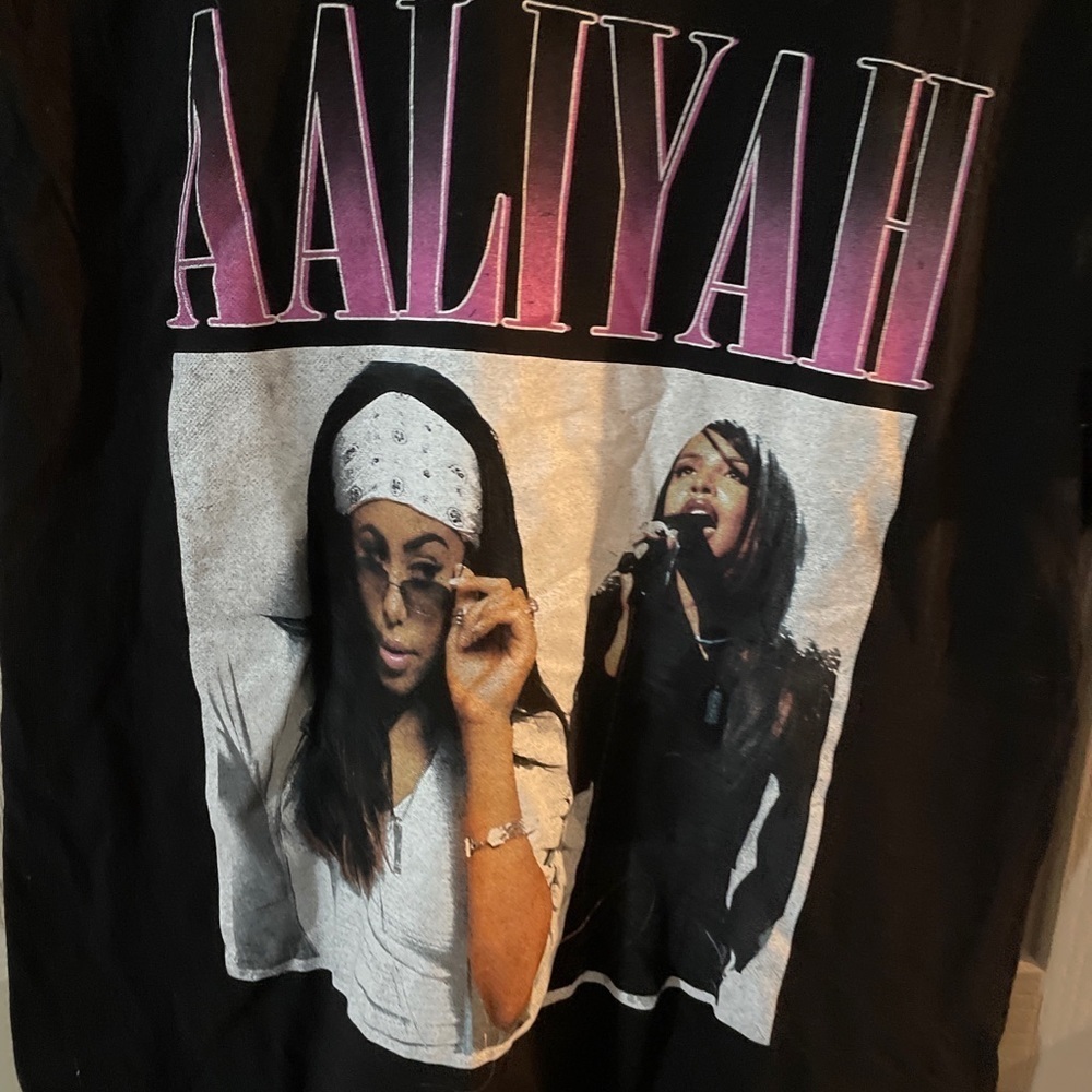 Aaliyah T-shirt Size Men's Medium Black R&B Rap Hip Hop T-shirt - Picture 2 of 2